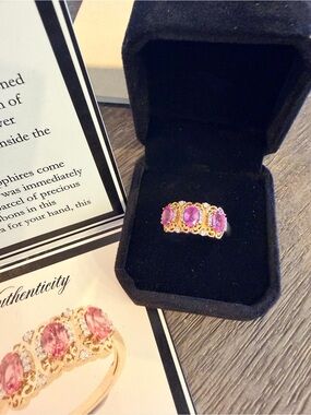 Gold Ring with pink sapphires - Women Jewelry